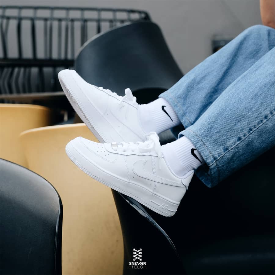 nike air force 1 low gs triple white