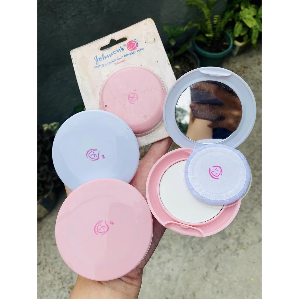 Johnsons Fresh and Smooth & Clean&Clear Face Powder Oil Control Beige Only (10g) Shopee