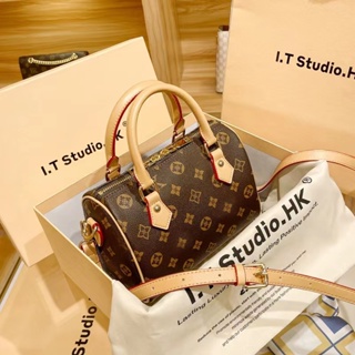 lv bag lady