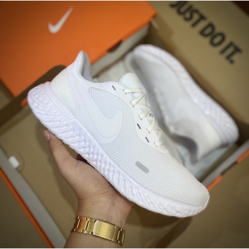 Nike Revolution 5 Triple white | Shopee Philippines