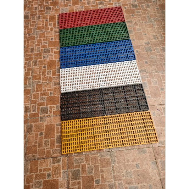 1x3 plastic matting, 1ft x 3ft plastic matting color black plastic