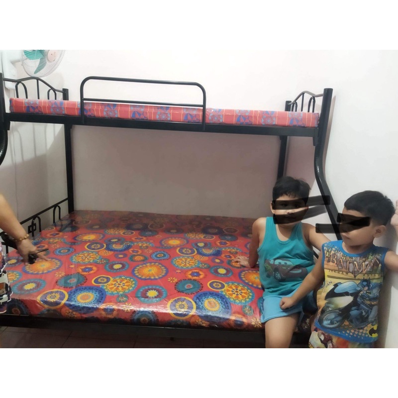 SECOND HAND DOUBLE DECK BED FRAME (FRAME ONLY!!) Queen Sa baba Single
