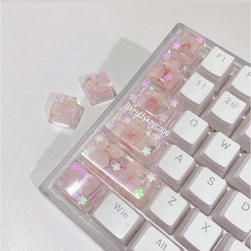 SAKURA KEYCAPS KRUFFYLADY RESIN HANDMADE KEYCAPS REAL DRIED FLOWERS