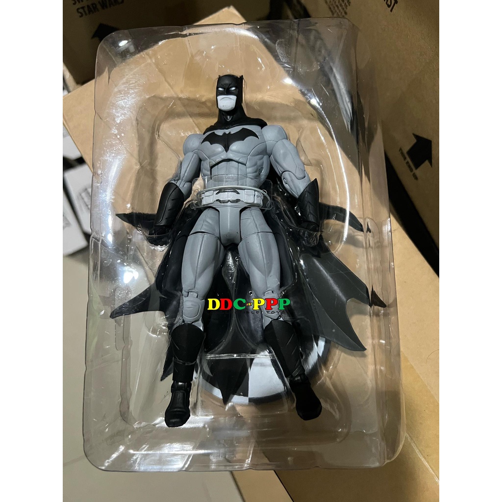 DC DESIGNER SERIES BATMAN BLACK and WHITE HUSH BY JIM LEE ACTION FIGURE #02  (NO BOX) | Shopee Philippines