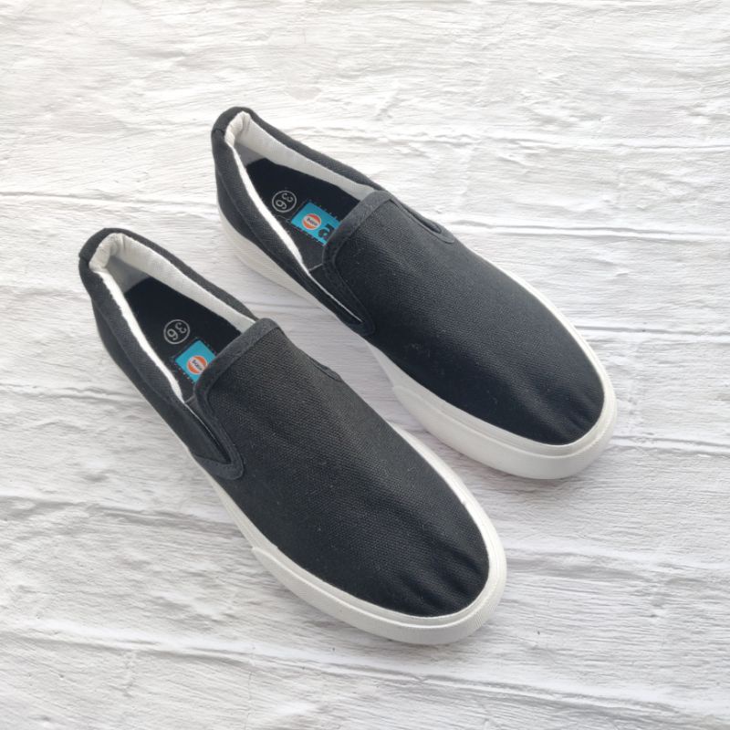 Advan Black Minimalist Style Slip On Platform Heel Canvas Shoes ...
