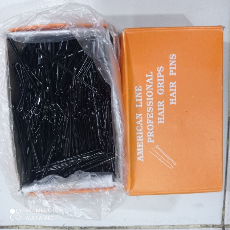 HITAM Auffa acc black pins / stick clips 1 box of lots of contents / black clips weighing 500g