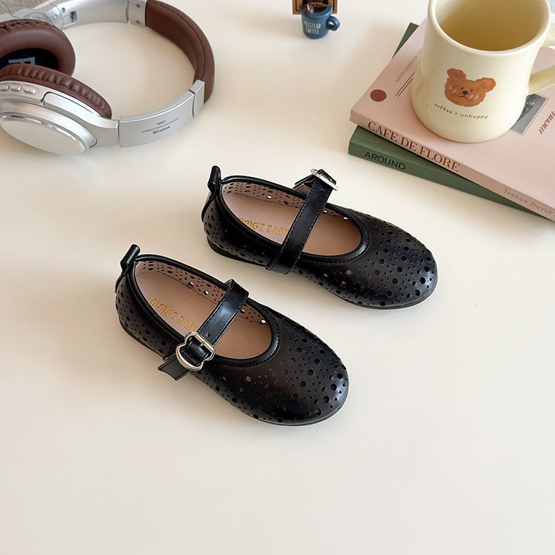 New Product New Chinese Style Hollow Breathable Children's Small Leather Shoes Summer New Style Girls Princess Shoes Soft Sole Middle Small Children's Toe-Covered Sandals - Image 5