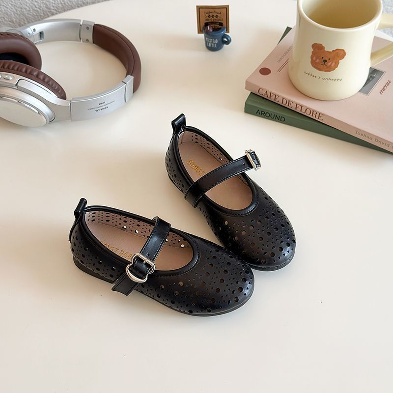 New Product New Chinese Style Hollow Breathable Children's Small Leather Shoes Summer New Style Girls Princess Shoes Soft Sole Middle Small Children's Toe-Covered Sandals - Image 3