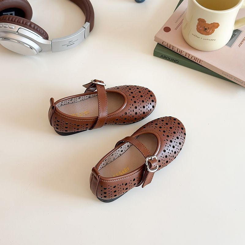 New Product New Chinese Style Hollow Breathable Children's Small Leather Shoes Summer New Style Girls Princess Shoes Soft Sole Middle Small Children's Toe-Covered Sandals - Image 7