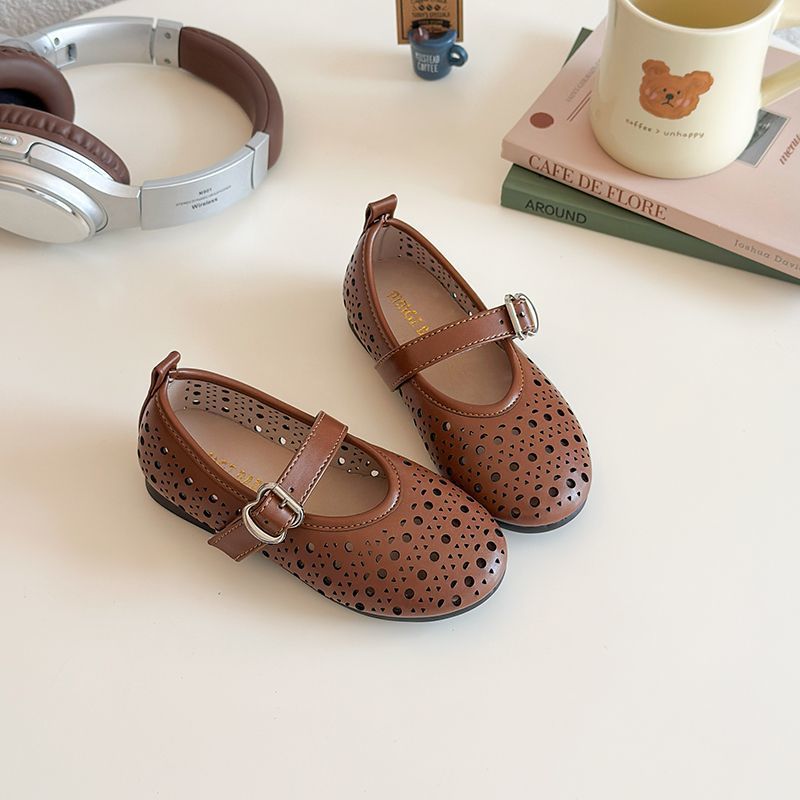 New Product New Chinese Style Hollow Breathable Children's Small Leather Shoes Summer New Style Girls Princess Shoes Soft Sole Middle Small Children's Toe-Covered Sandals - Image 2