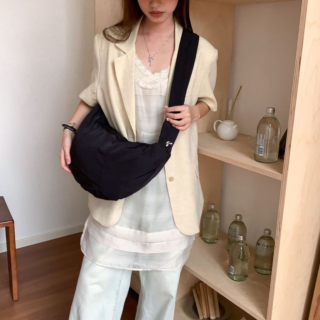 Japanese Style ins Cloud Pleated Shoulder Strap Drawstring Dumpling Diagonal Bag Literary Casual Niche Design Crescent Month Shoulder Bag - Image 4