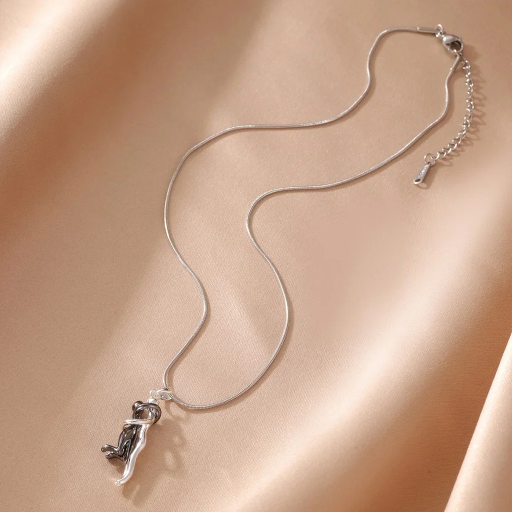 Original Couple Embrace Pendant Necklace Women's Black Fashion Copper Micro-Set Pendant Couple N FB2 - Image 4